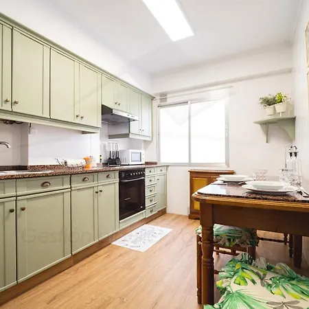 Ezcurdia, Apartament *