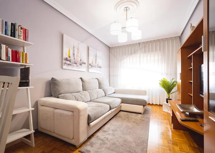 Апартаменты Ezcurdia, Хихон